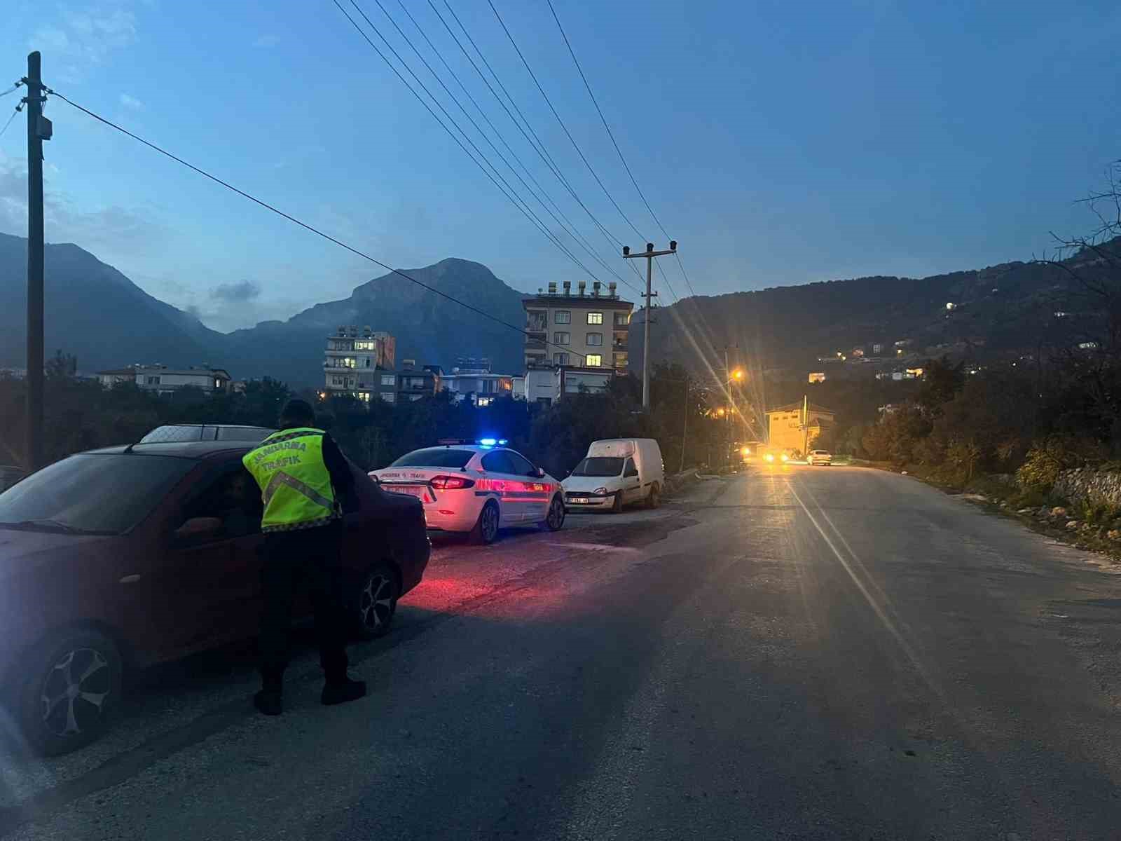 Alanya’da 25 araç trafikten men edildi
