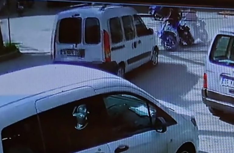 Bursa’da hafif ticari araç ile motosiklet çarpıştı: 1 yaralı