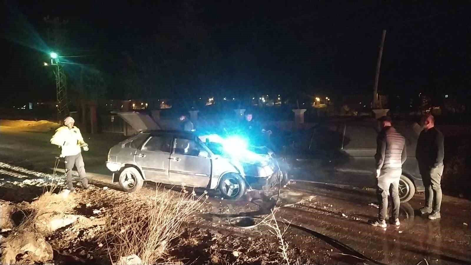 Çankırı’da iki otomobil çarpıştı: 5 yaralı
