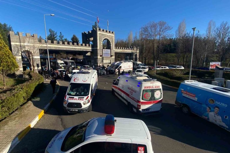 Diyarbakır’da 6 aracın karıştığı zincirleme kazada 12 kişi yaralandı