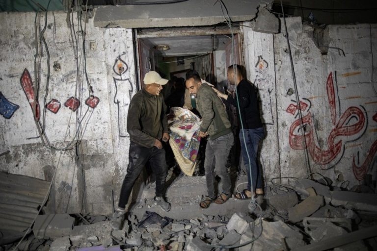 Gazze’de can kaybı 29 bin 878’e yükseldi