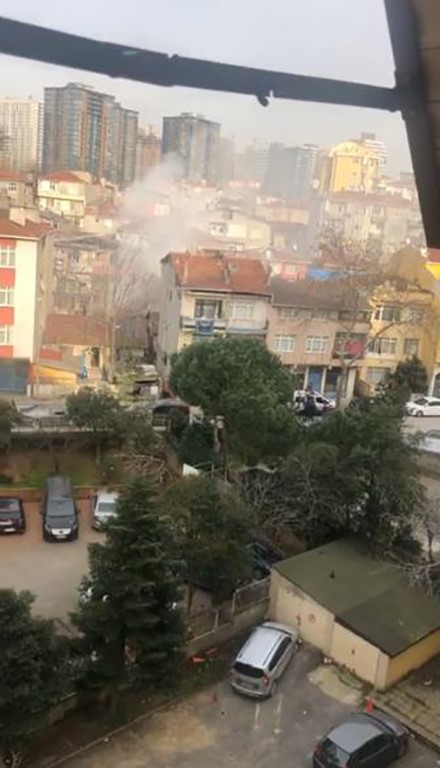 Kadıköy’de alkollü kiracı kaldığı gecekonduyu yaktı
