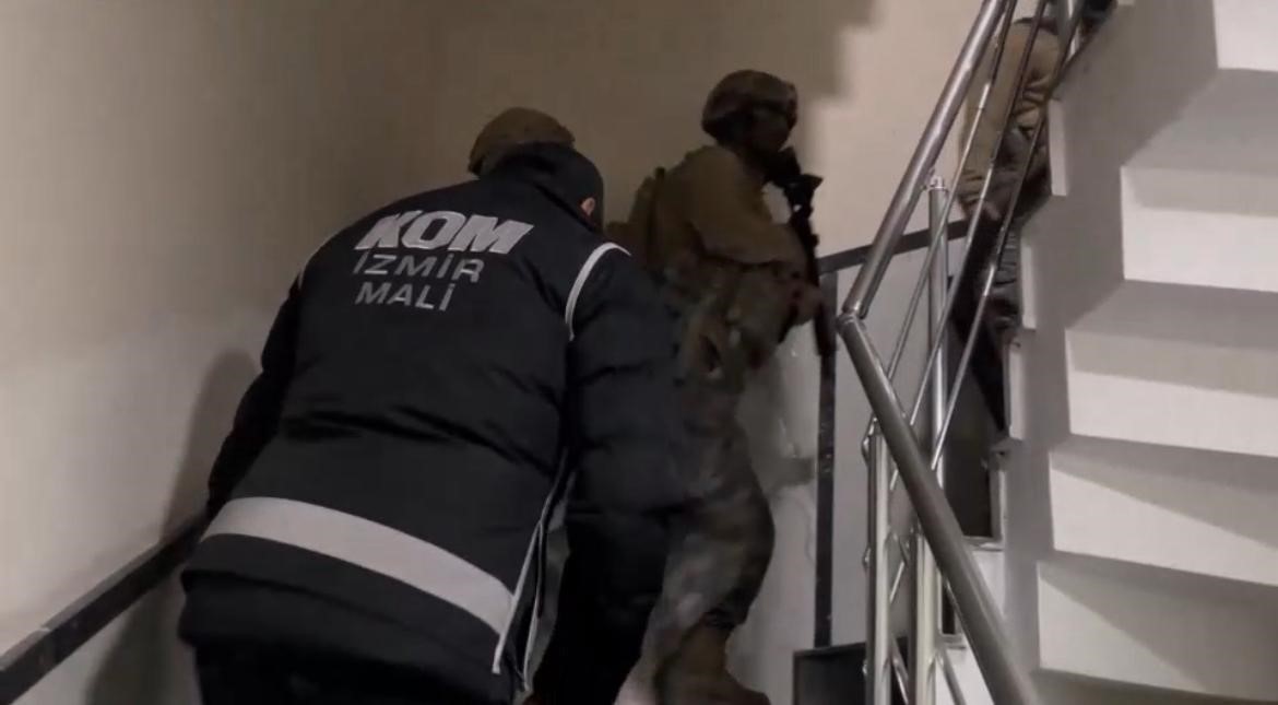 KAFES-49 operasyonunun İzmir ayağında 8 tutuklama
