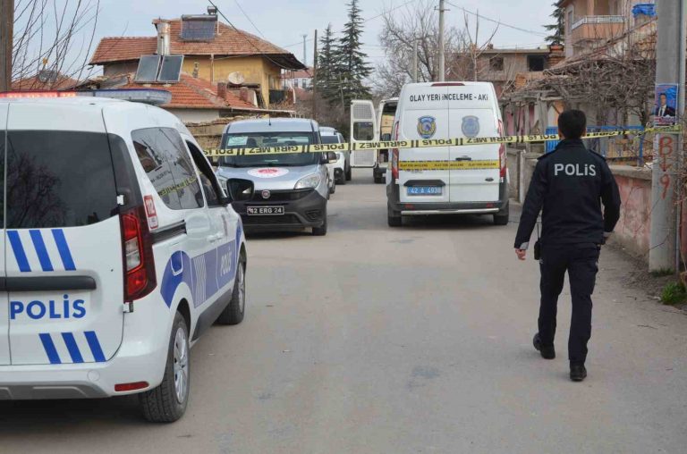 Konya’da yalnız yaşayan adam evinde satırla öldürülmüş halde bulundu