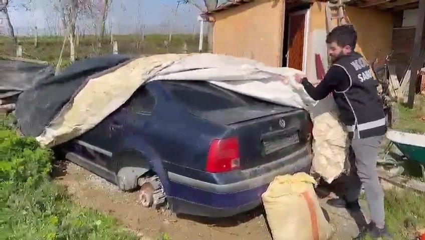 Samsun’da yurt dışından getirilerek parçaları satılmış gümrük kaçağı 2 otomobil ele geçirildi
