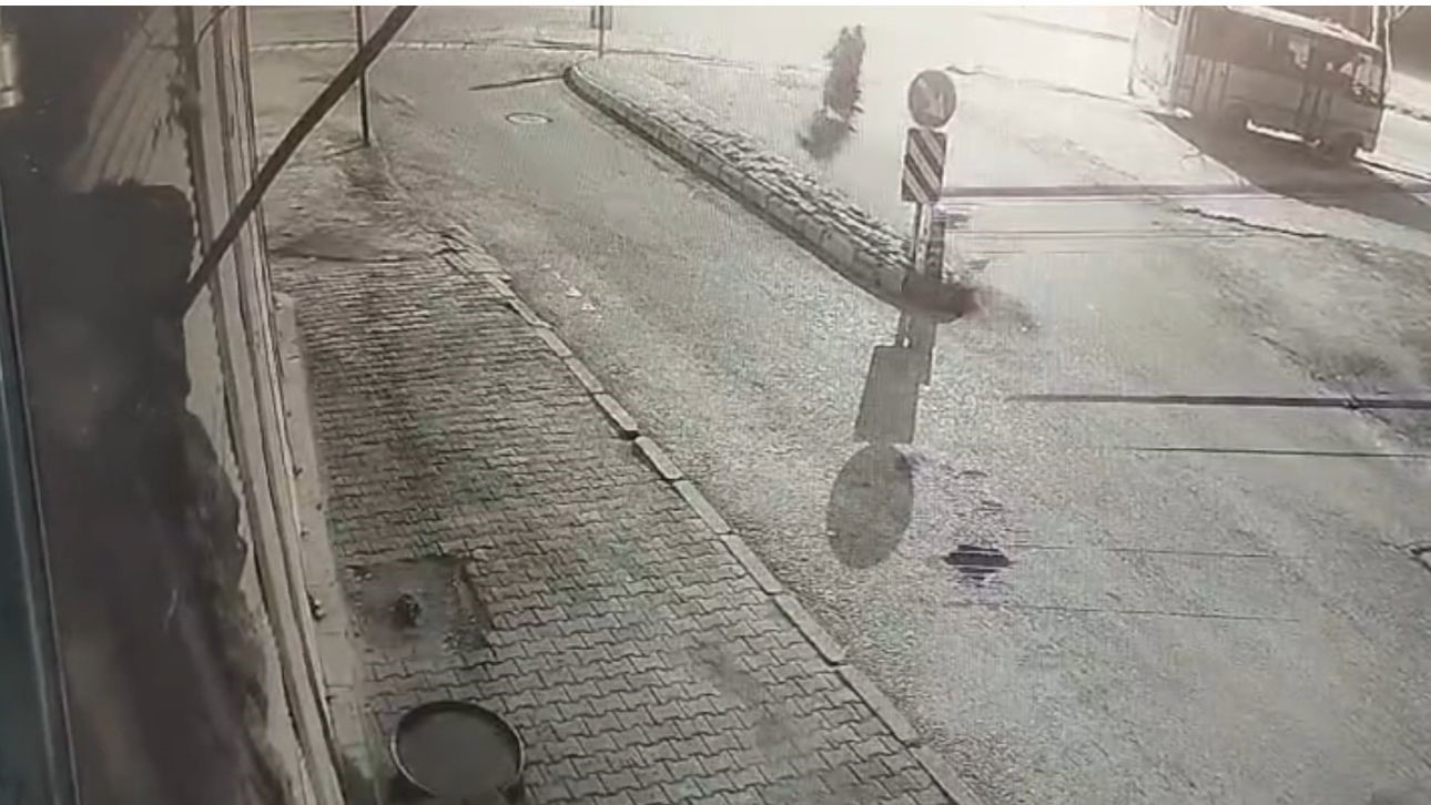 Şanlıurfa’da motosiklet hırsızlığı güvenlik kamerasında
