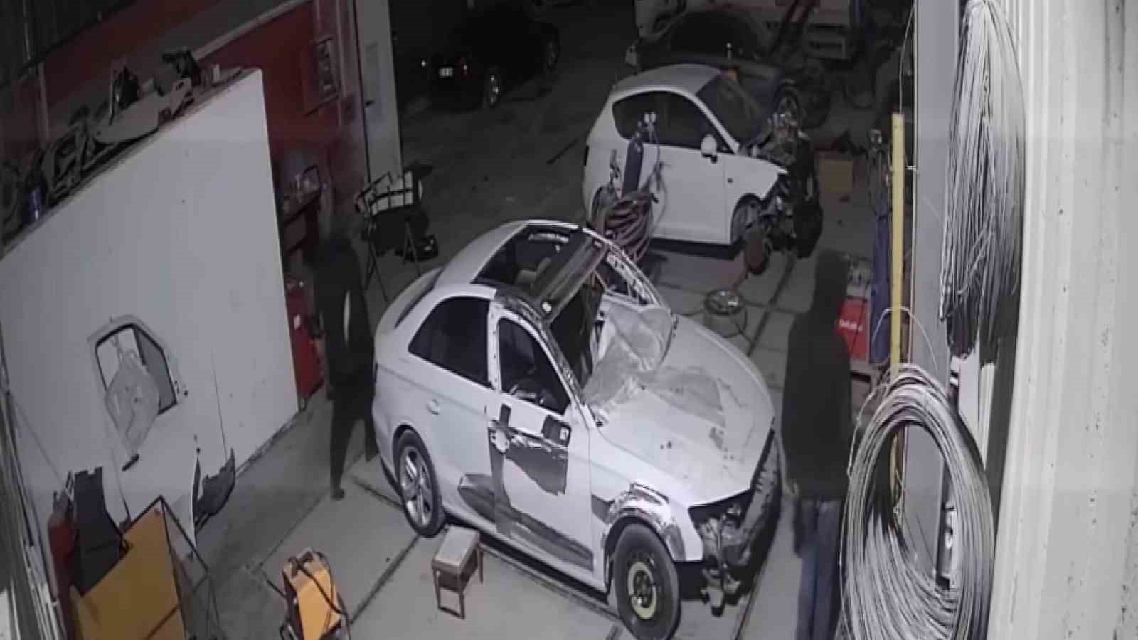 Tamirciden 2 araç çalan hırsızlar başka bir iş yerinde soyguna devam etti
