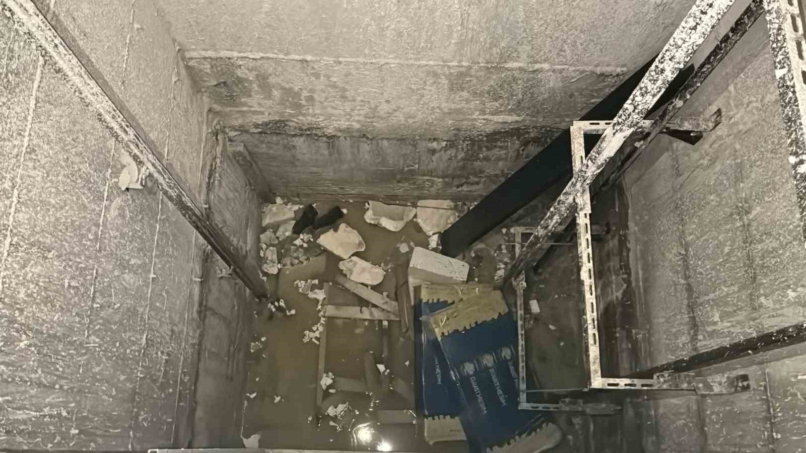 10’uncu kattan düşen işçi ağır yaralandı
