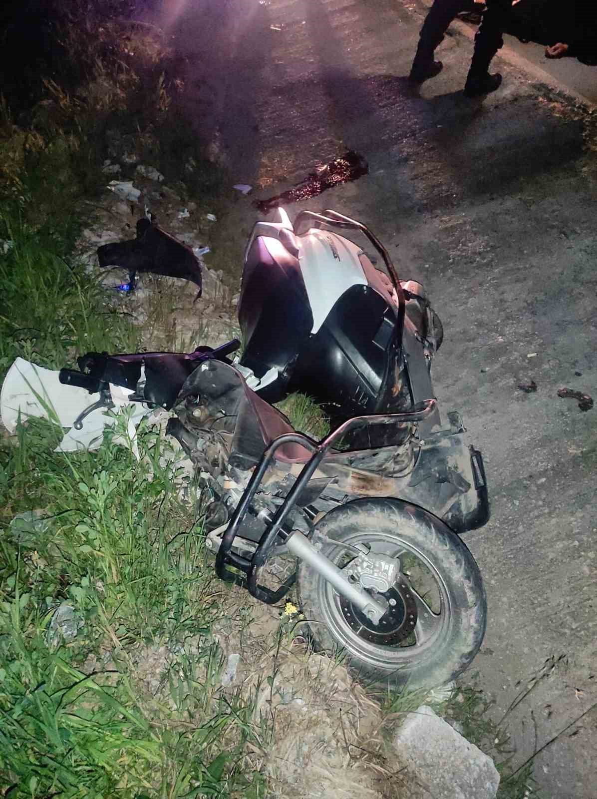16 yaşındaki motosiklet sürücüsü 37 yaşındaki yayaya çarptı; yaya hayatını kaybetti sürücü ağır yaralı

