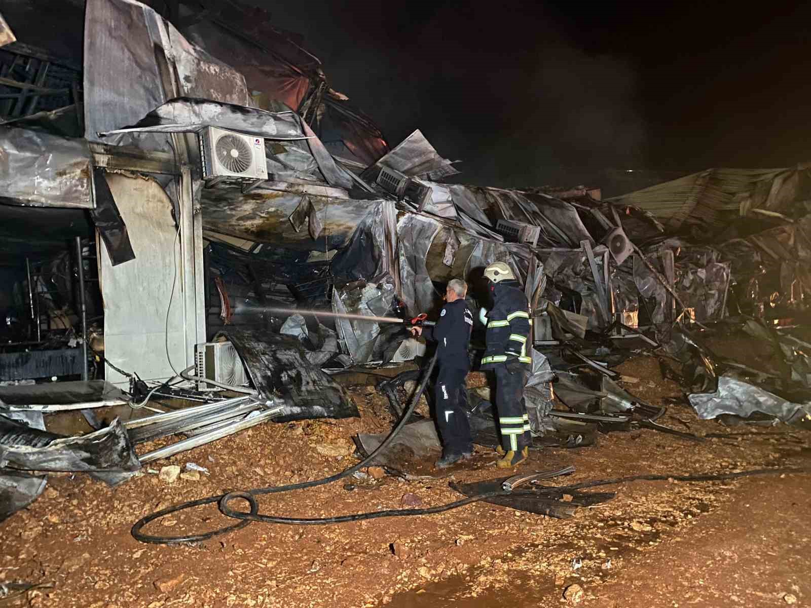 Adıyaman’daki korkutan yatakhane yangını söndürüldü
