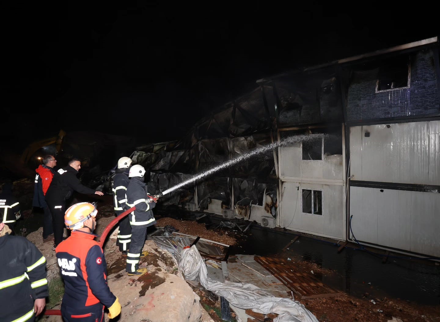 Adıyaman’daki korkutan yatakhane yangını söndürüldü
