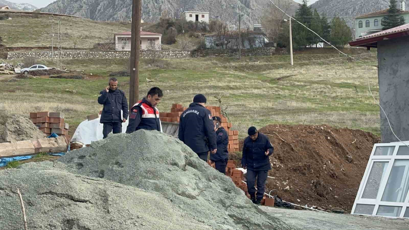 Alacak verecek meselesinde ağabey, kardeşini vurdu
