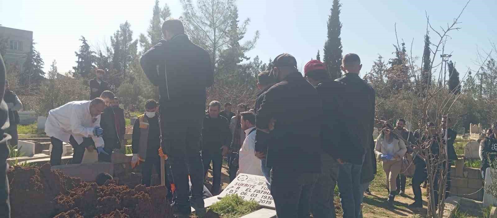 Almanya’daki cinayet şüphesi Mardin’de mezar açtırdı
