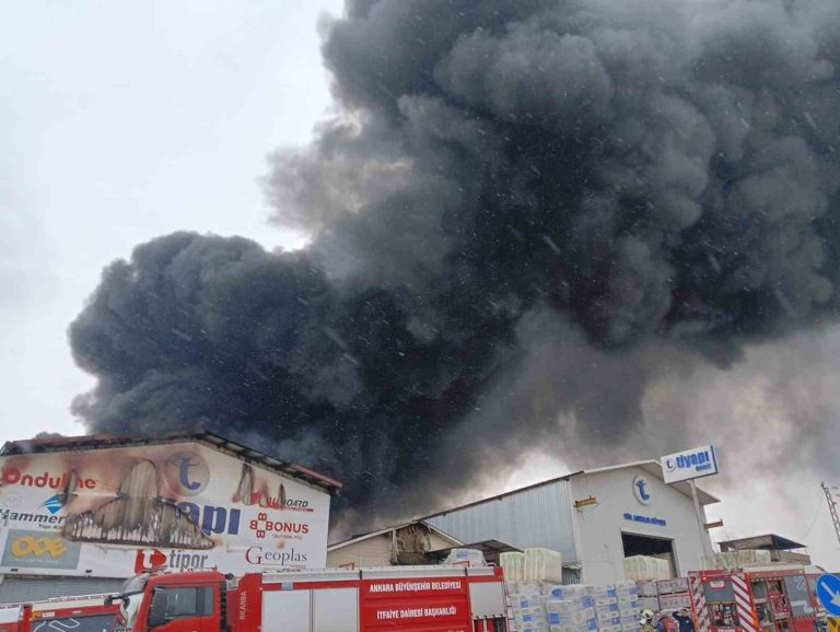 Ankara’da depoda yangın