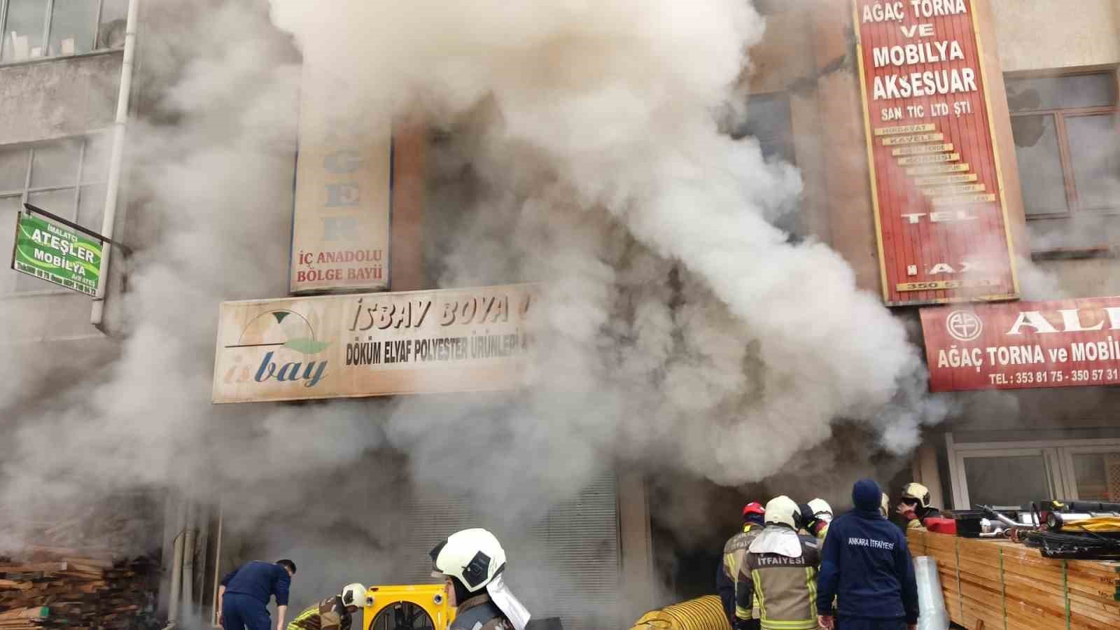 Ankara’da torna ve mobilya atölyesinde yangın
