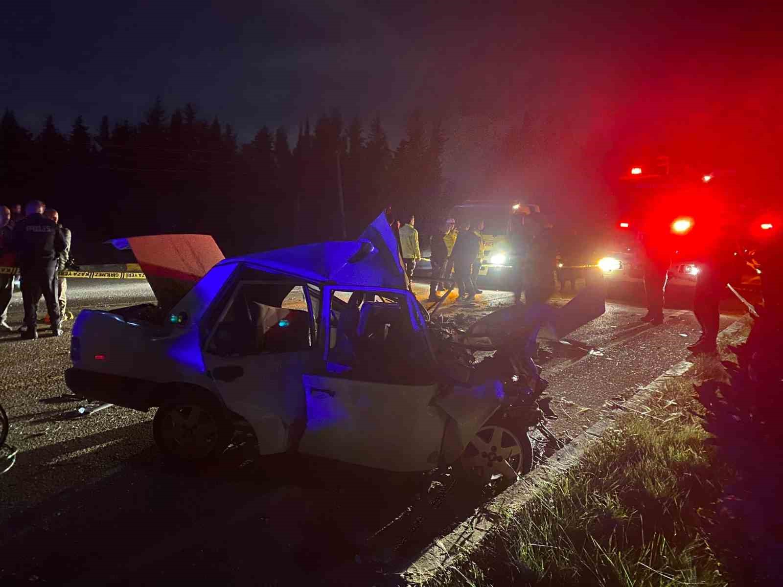 Antalya’da 3 aracın karıştığı feci kaza: 3 ölü
