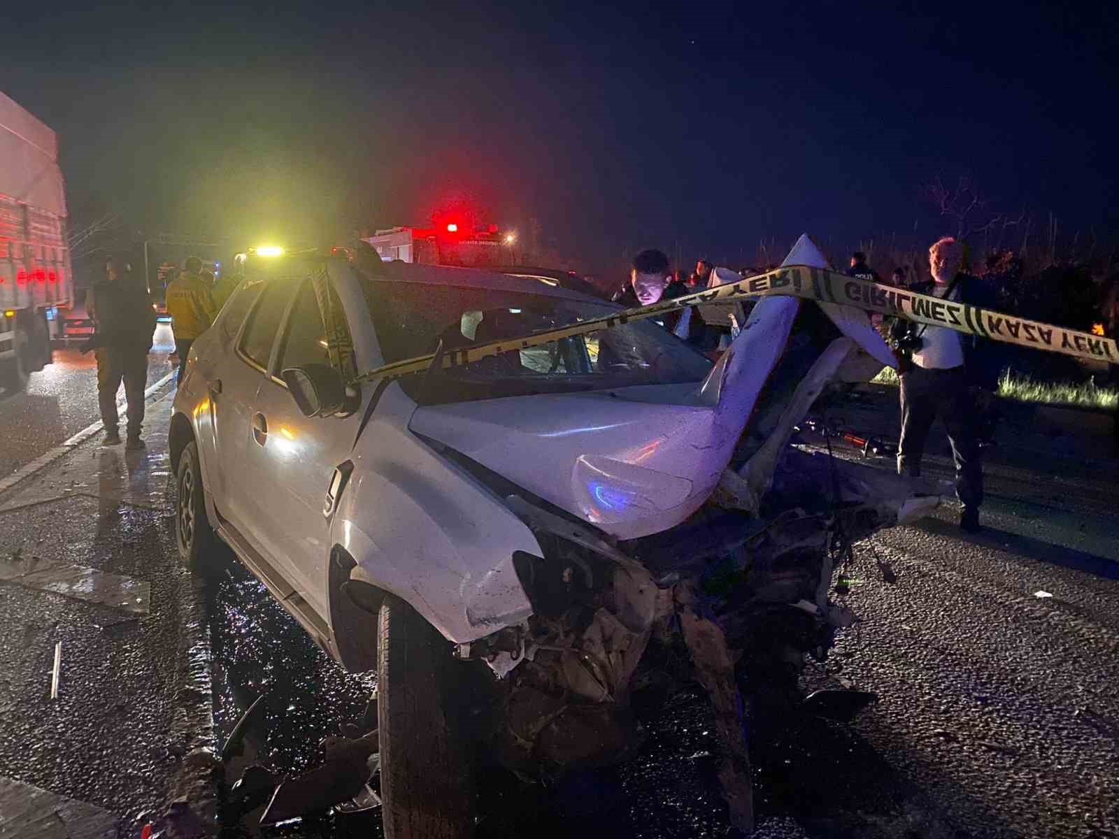 Antalya’da 3 aracın karıştığı feci kaza: 3 ölü
