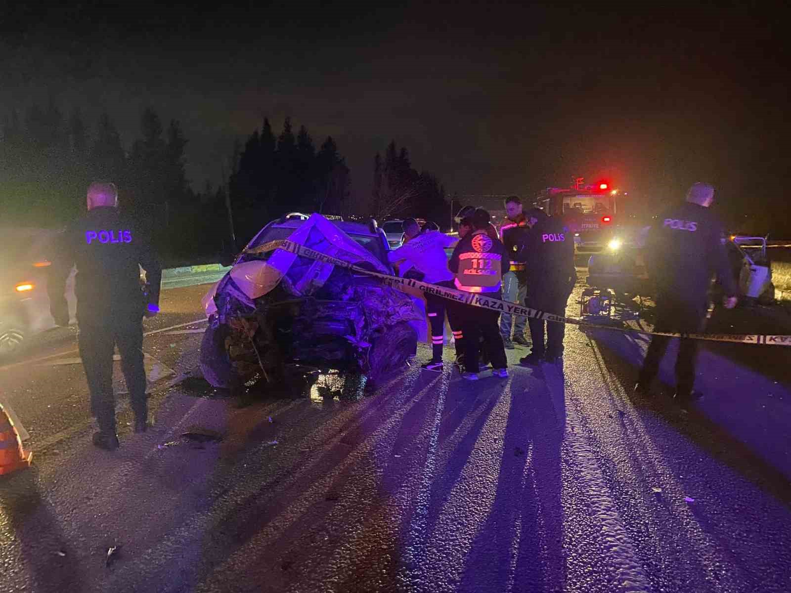 Antalya’da 3 aracın karıştığı feci kaza: 3 ölü
