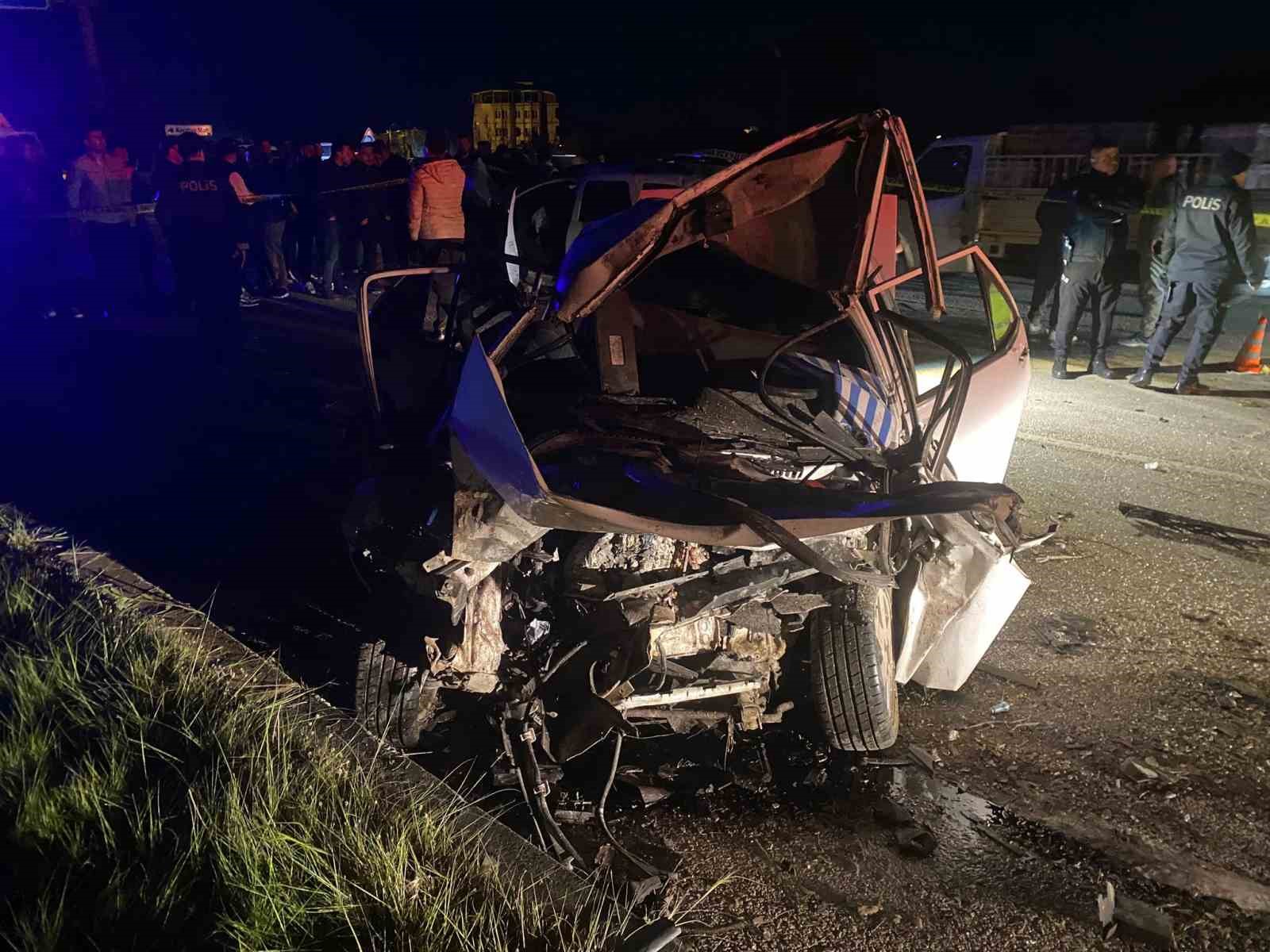 Antalya’da 3 aracın karıştığı feci kaza: 3 ölü
