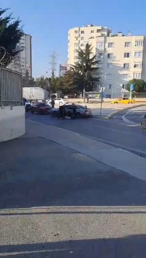 Ataşehir’de polisin “dur” ihtarına uymayan sürücü gözaltına alındı