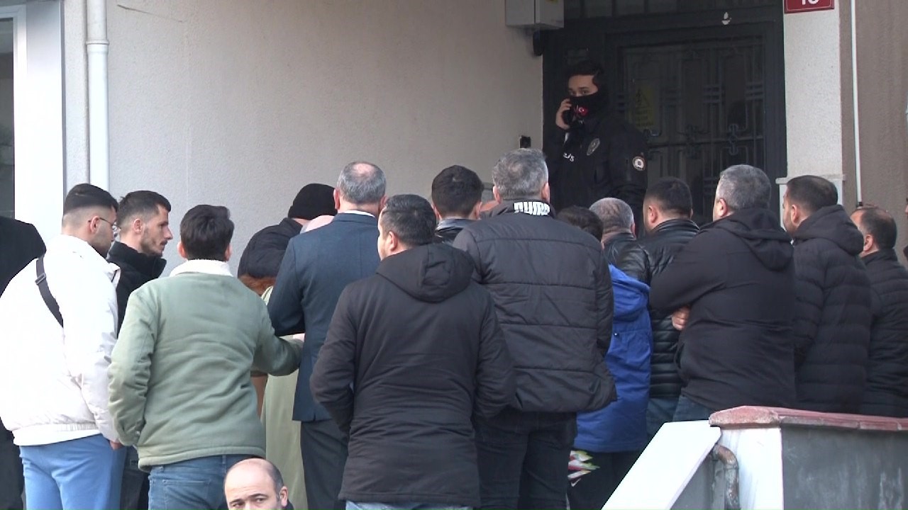 Ataşehir’de şüpheli ölüm: Bir kadın evde ölü bulundu
