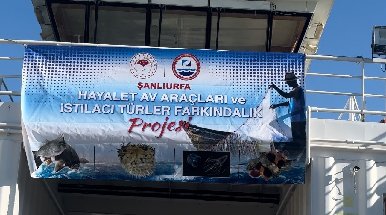 Atatürk Barajı Gölü hayalet ağlardan temizleniyor
