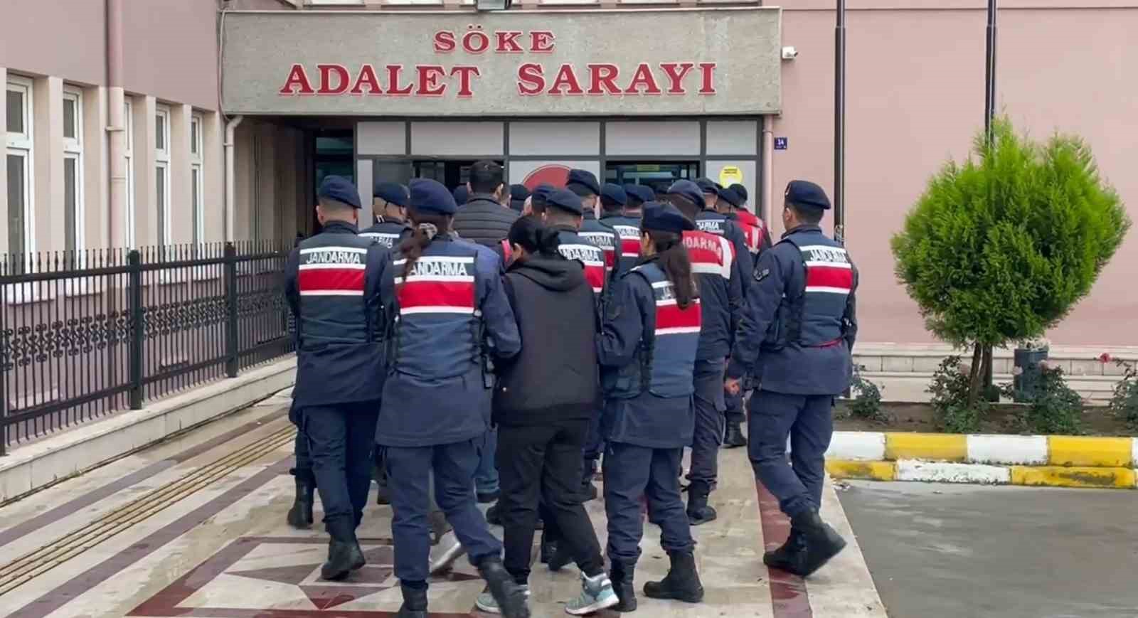 Aydın’da ’Mahzen-5’ operasyonunda gözaltına alınan 18 şüpheli adliyeye sevk edildi
