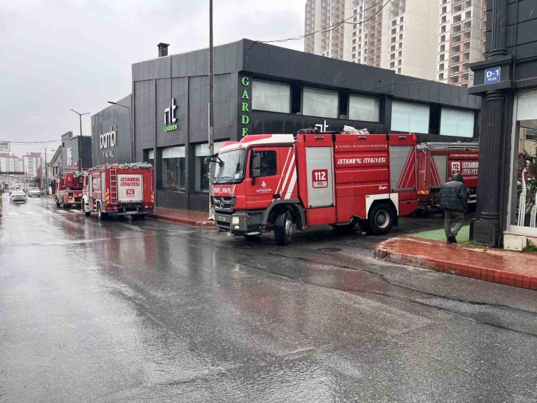 Bahçeşehir Mobilyacılar Çarşısı’nda korkutan yangın
