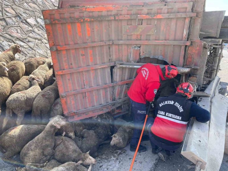 Balıkesir’de tır kazasında 1 kişi hayatını kaybetti