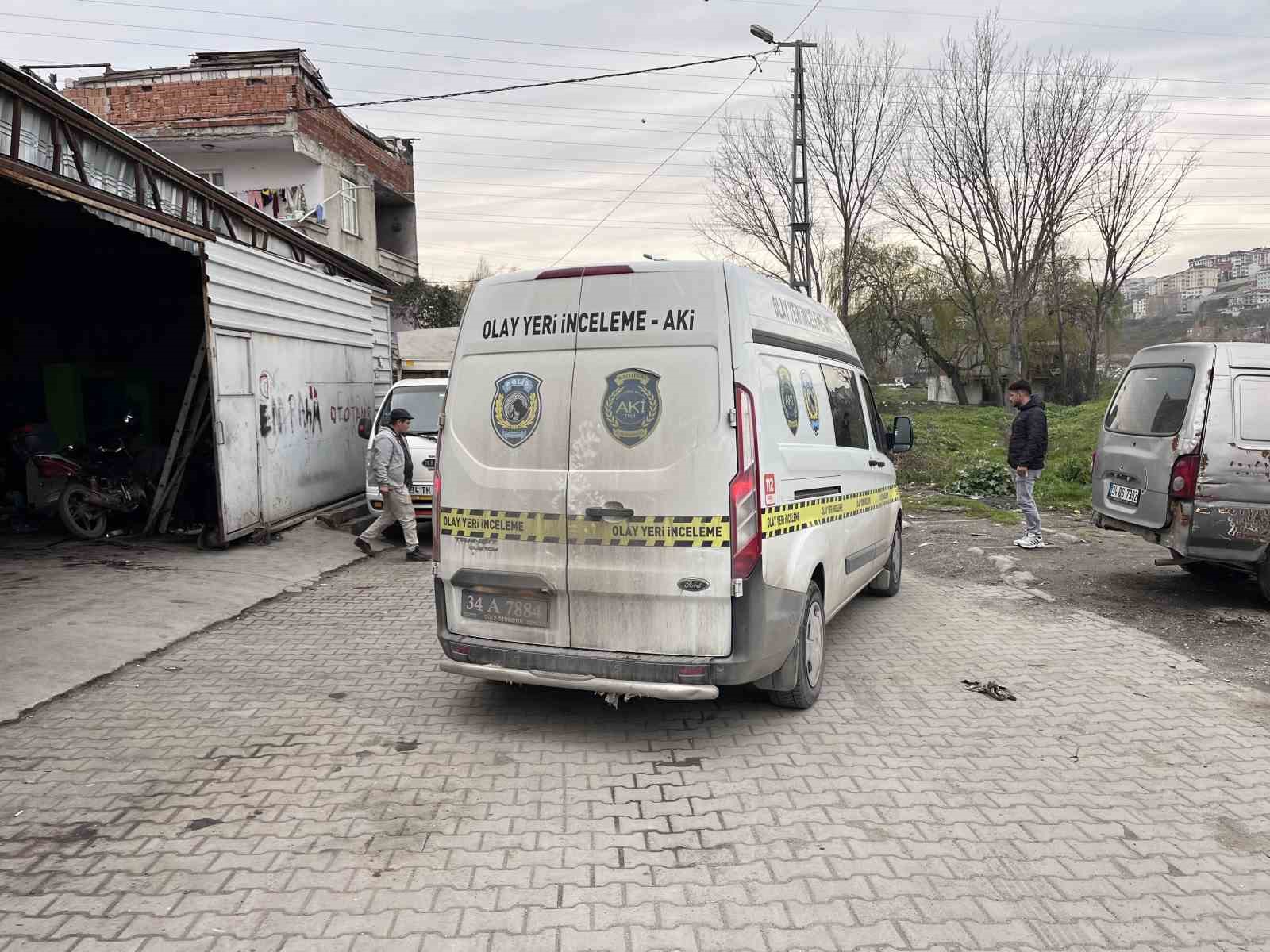 Başakşehir’de oto tamir dükkanına silahlı saldırı: 3 yaralı
