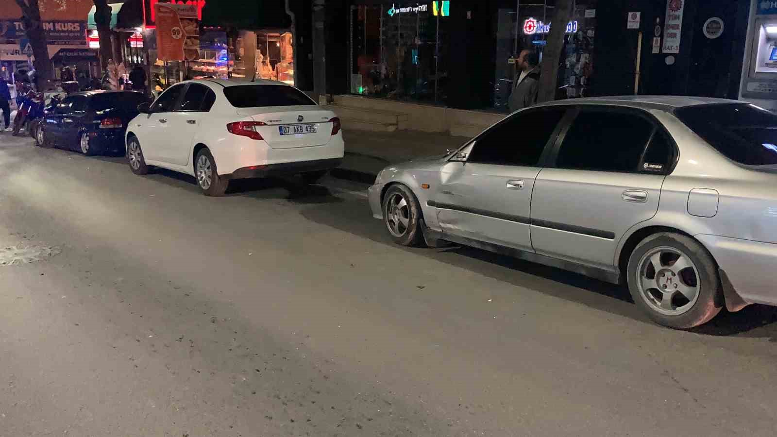 Burdur’da otomobile çarpıp sürüklenen motosikletli genç ağır yaralandı
