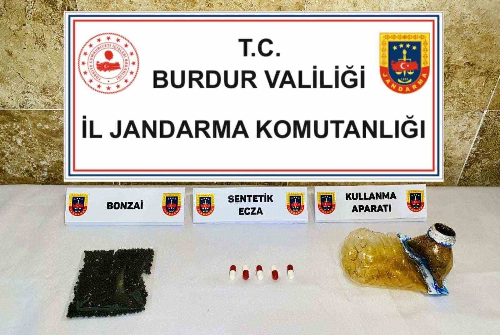 Burdur’da uyuşturucu ve kaçakçılık operasyonları: 2 şahıs tutuklandı

