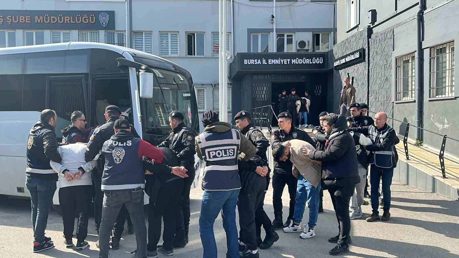 Bursa’da fuhuş çetesine şafak vakti operasyon: 19 tutuklama
