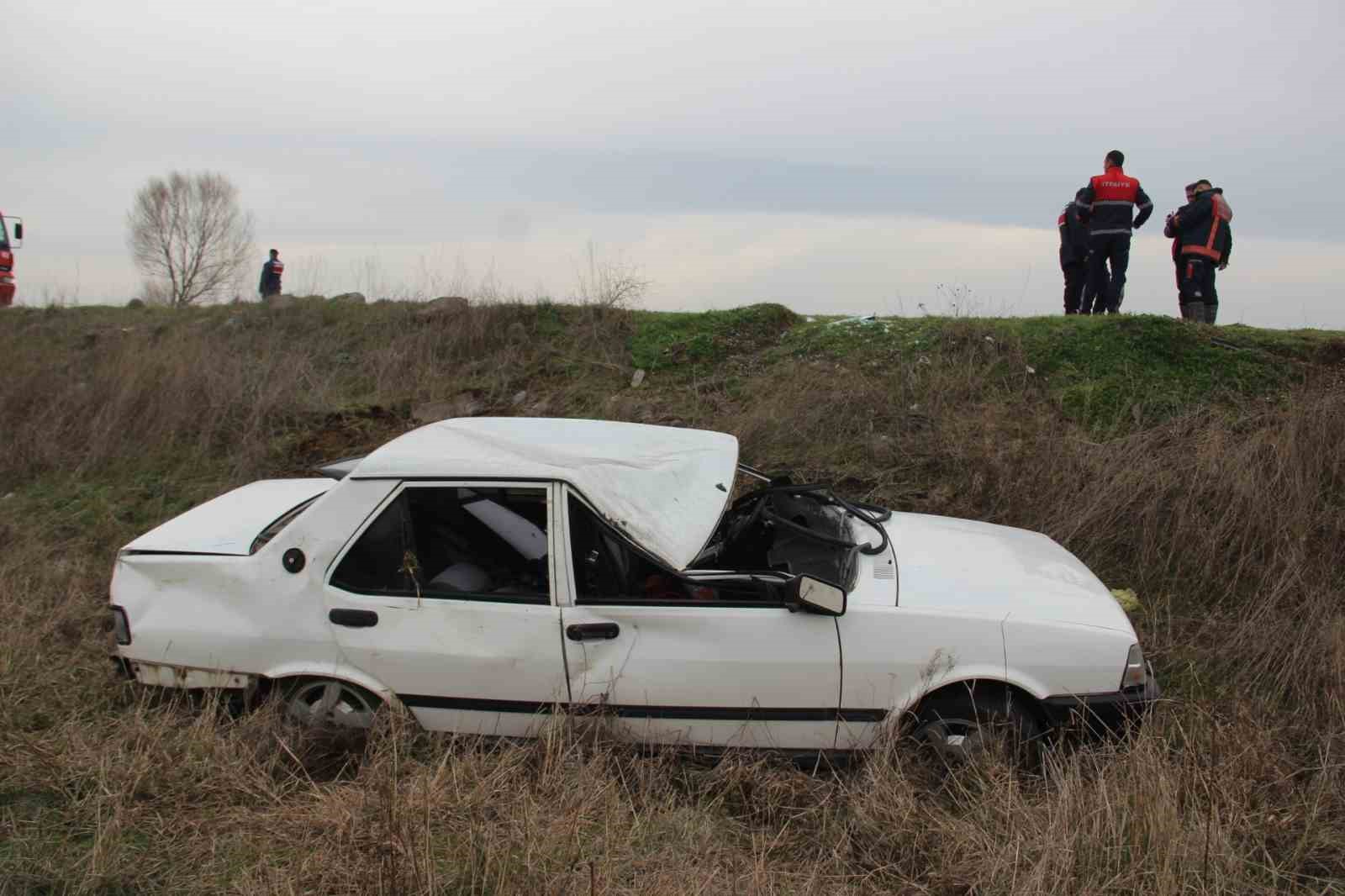 Çan’da otomobil tarlaya uçtu: 2 yaralı
