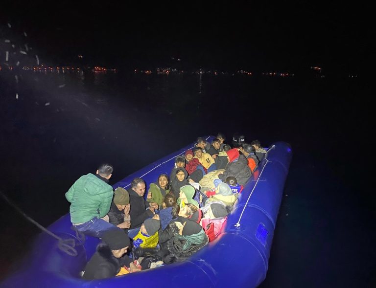 Çanakkale açıklarında 14’ü çocuk, 31 kaçak göçmen yakalandı