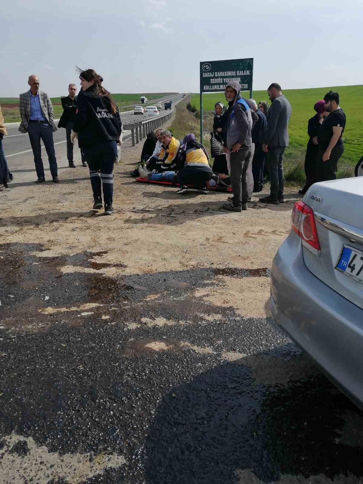 Diyarbakır’da otomobil ile traktör çarpıştı: 5 yaralı
