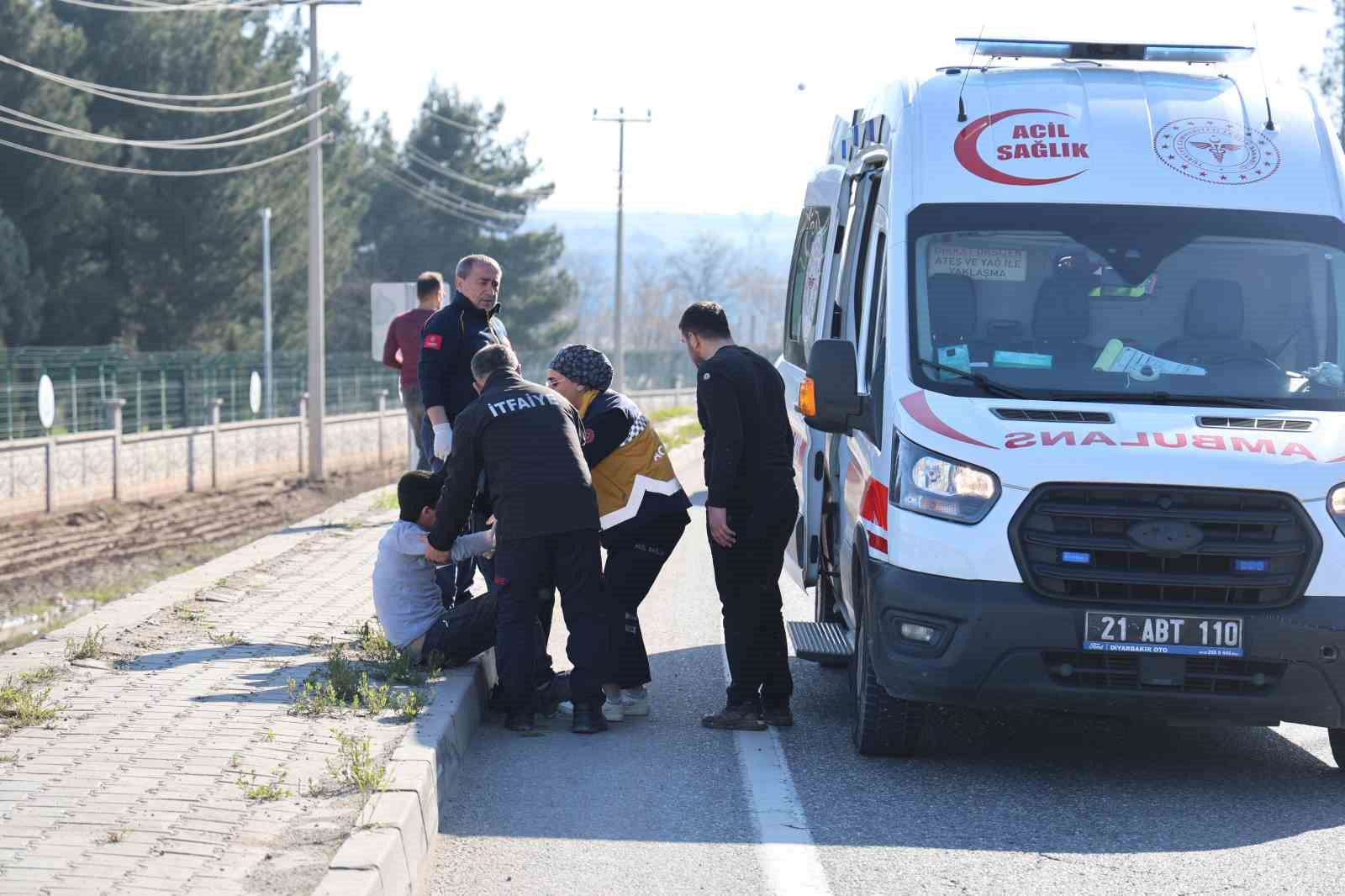 Diyarbakır’da rehabilitasyon servisi takla attı: 4’ü çocuk, 9 yaralı
