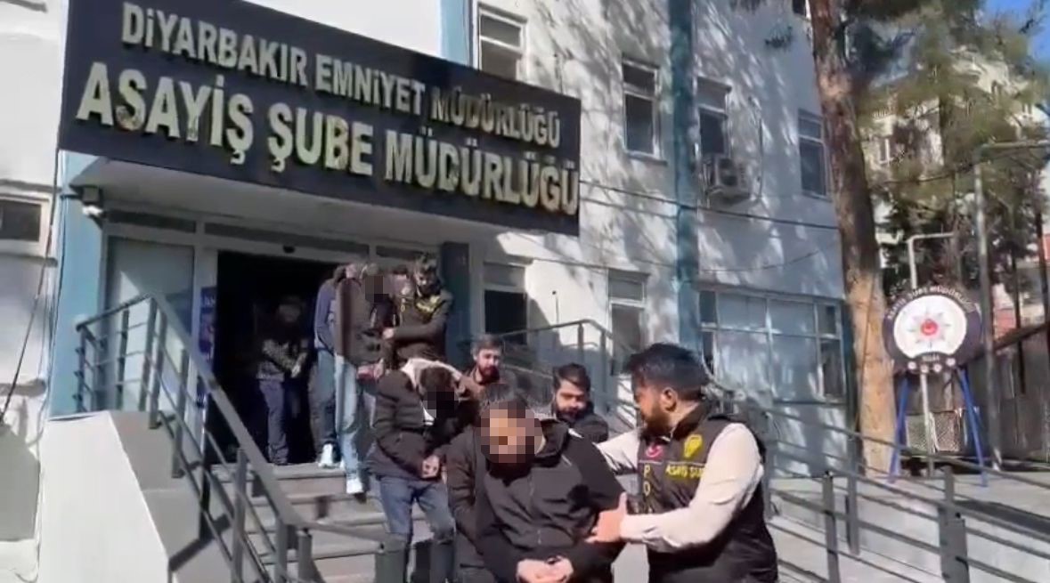 Diyarbakır merkezli 5 ilde telefon dolandırıcılarına ‘Jetlag’ operasyonu: 18 gözaltı
