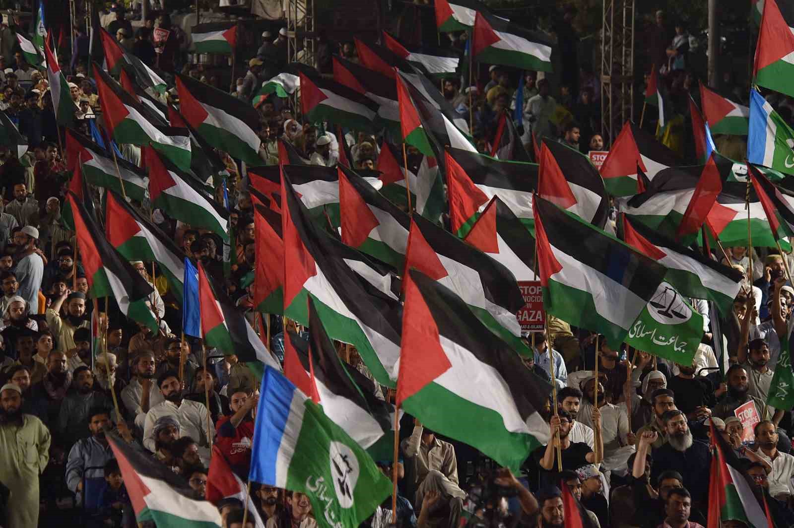Dünyanın dört bir yanında binlerce kişi Filistin’e destek için yürüdü
