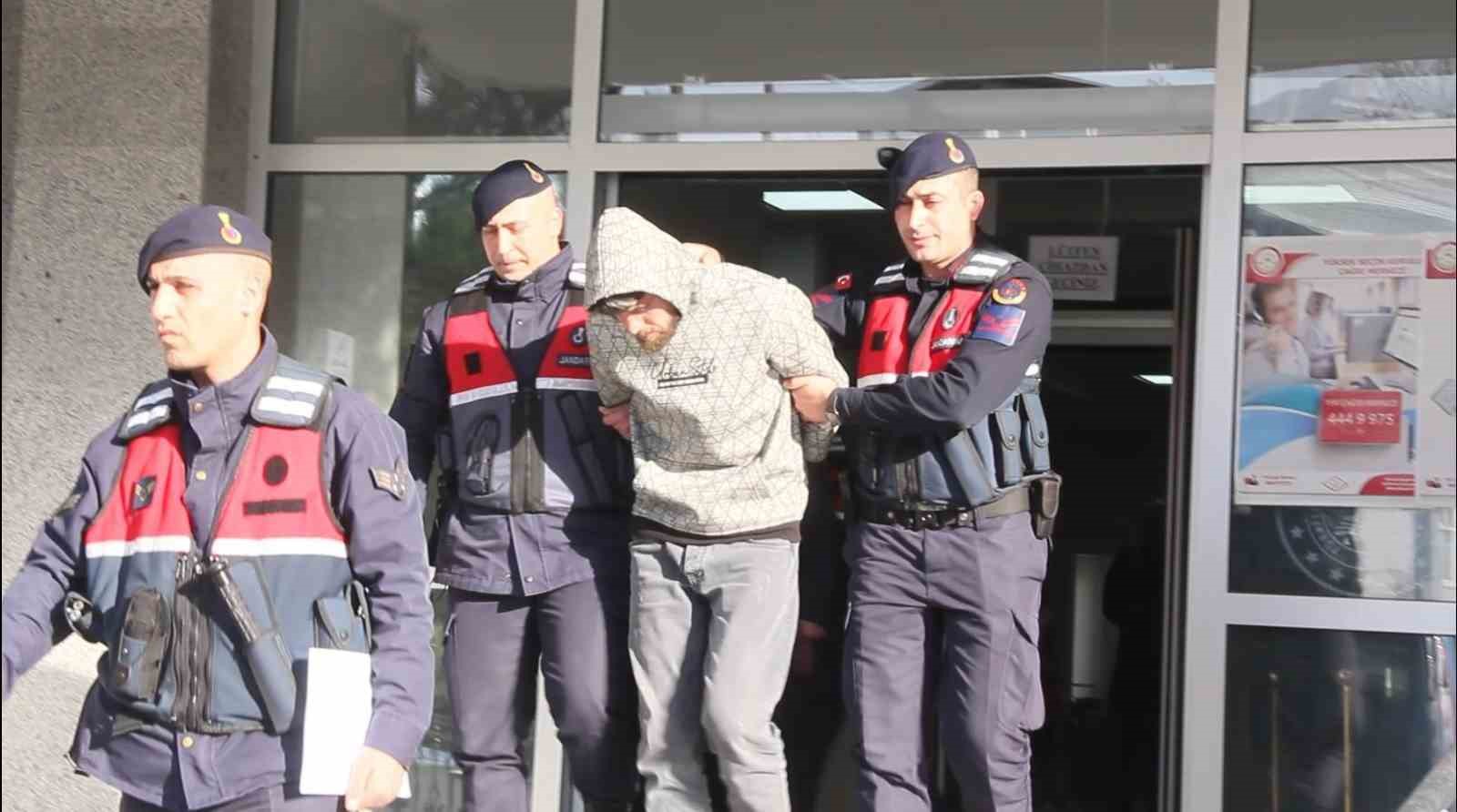 ’Dur’ ihtarına uymayarak polisi şehit eden sürücü tutuklandı
