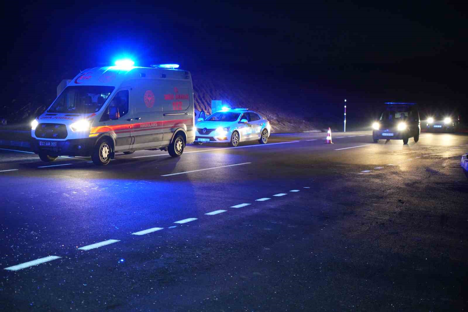 Edirne’de iki otomobil çarpıştı: 5 yaralı

