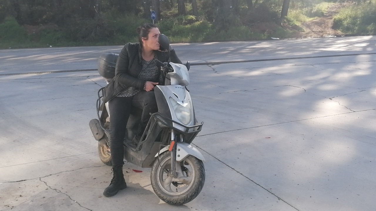 Ehliyetsiz direksiyona geçmesi kadın motosiklet sürücüsüne pahalıya patladı
