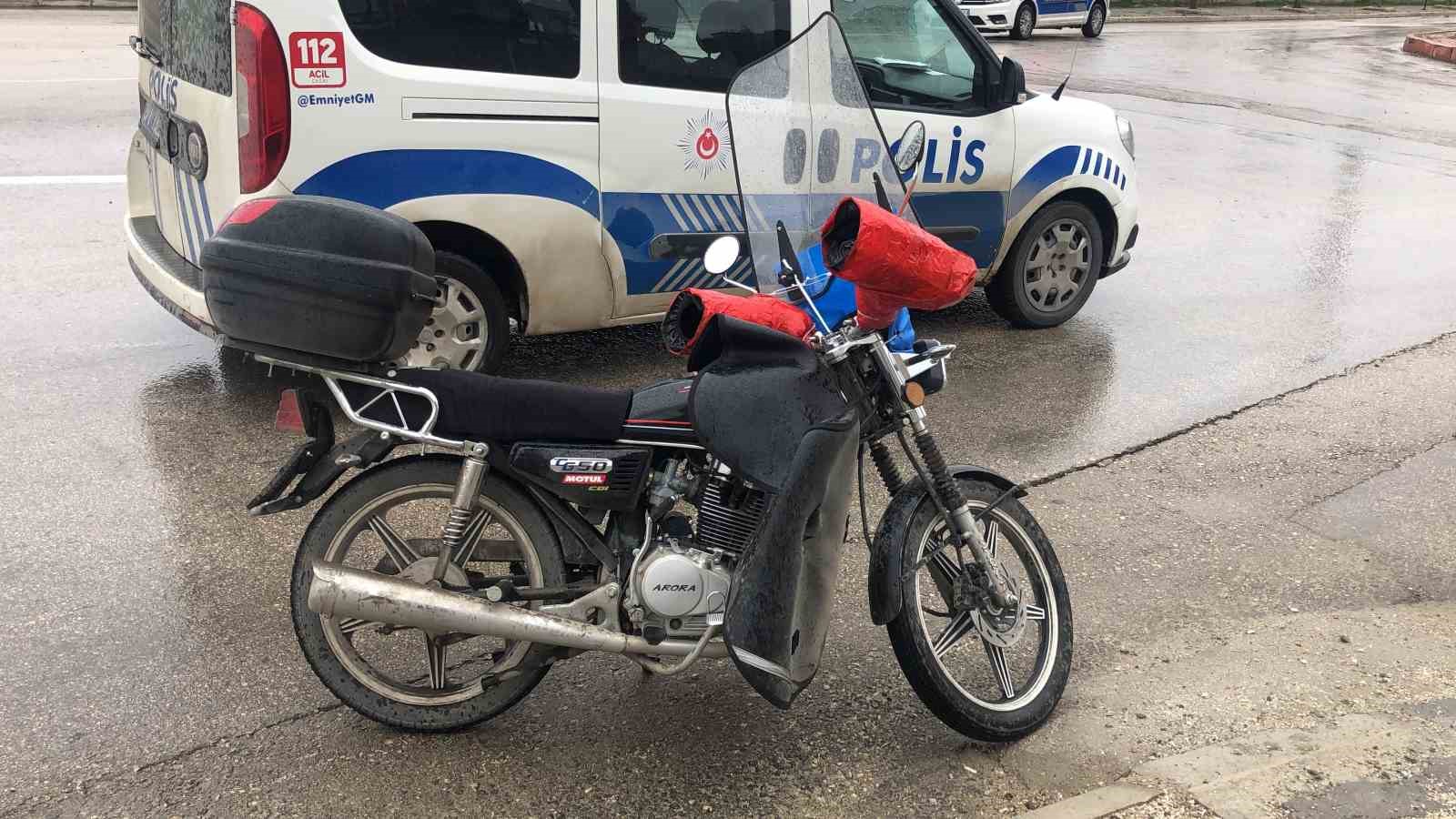 Elazığ’da motosiklet devrildi: 2 yaralı