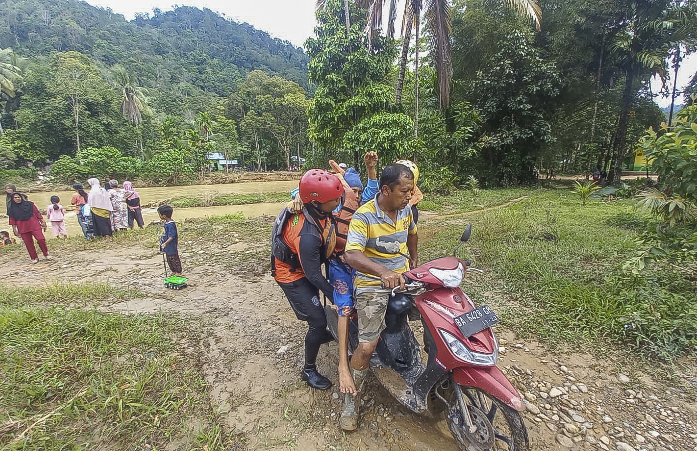 Endonezya’daki sel ve toprak kaymasında can kaybı 32’ye yükseldi
