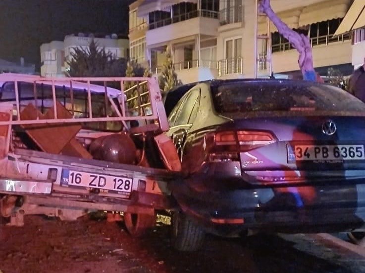 Erdek’te trafik kazası: 3 yaralı
