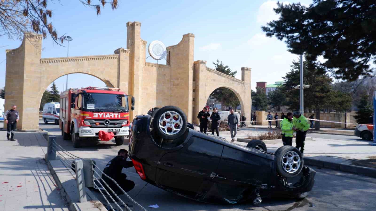 Erzurum’da araç takla attı
