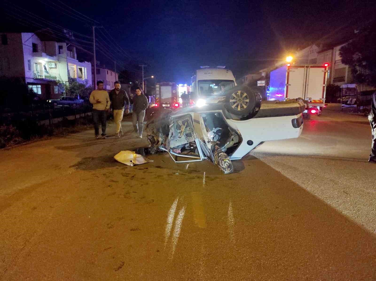 Fethiye’de 2 otomobil kafa kafaya çarpıştı: 1’i ağır 4 yaralı
