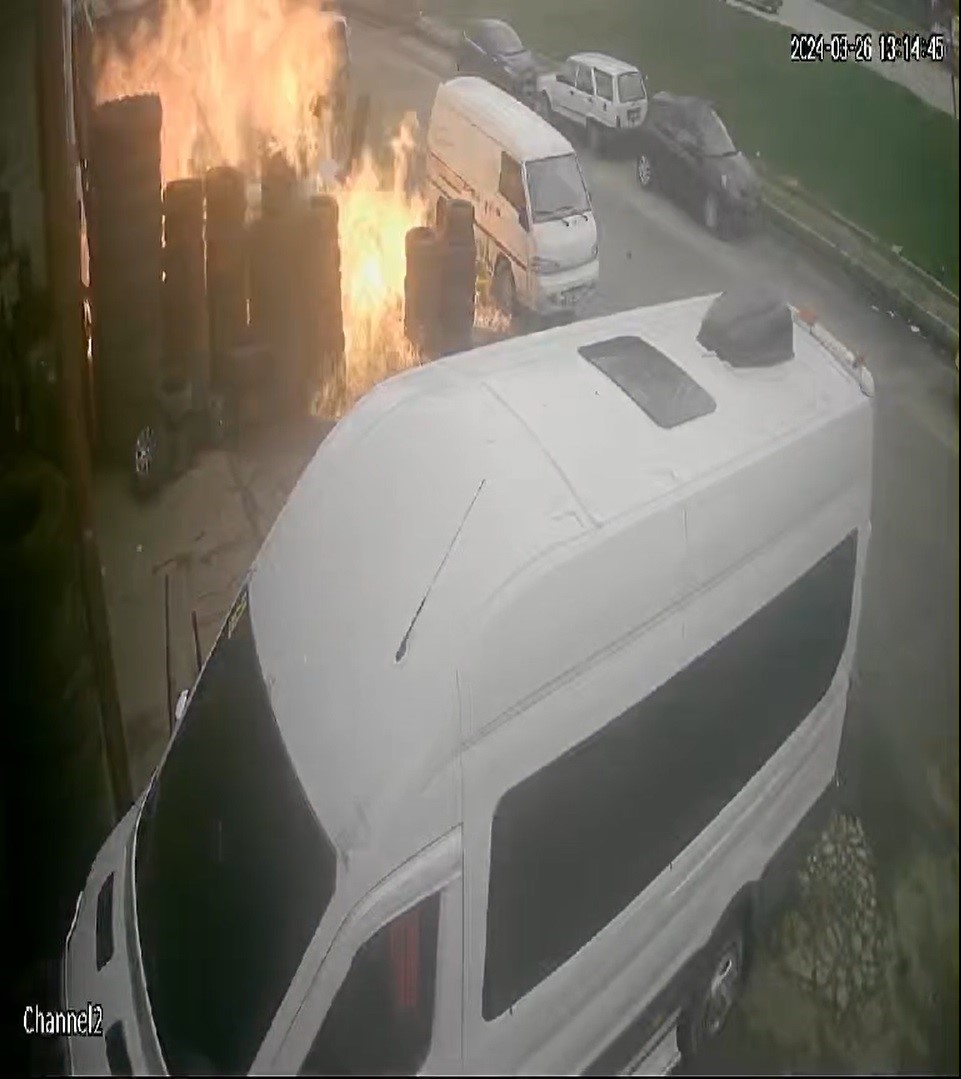 Gaziantep’te otomobilin LPG tüpünün patladığı anın görüntüsü ortaya çıktı
