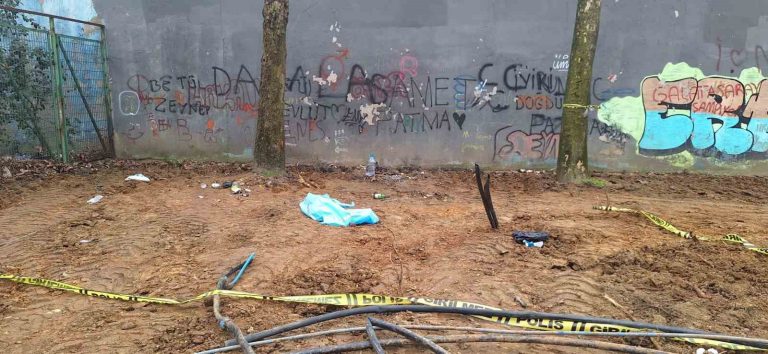 Gaziosmanpaşa’da sahte alkol iddiası: Bir kişi yapımı devam eden parkta ölü bulundu