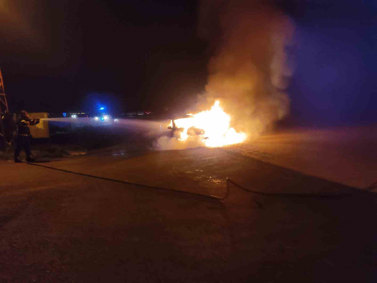 Hassa’da bir otomobilde yangın çıktı
